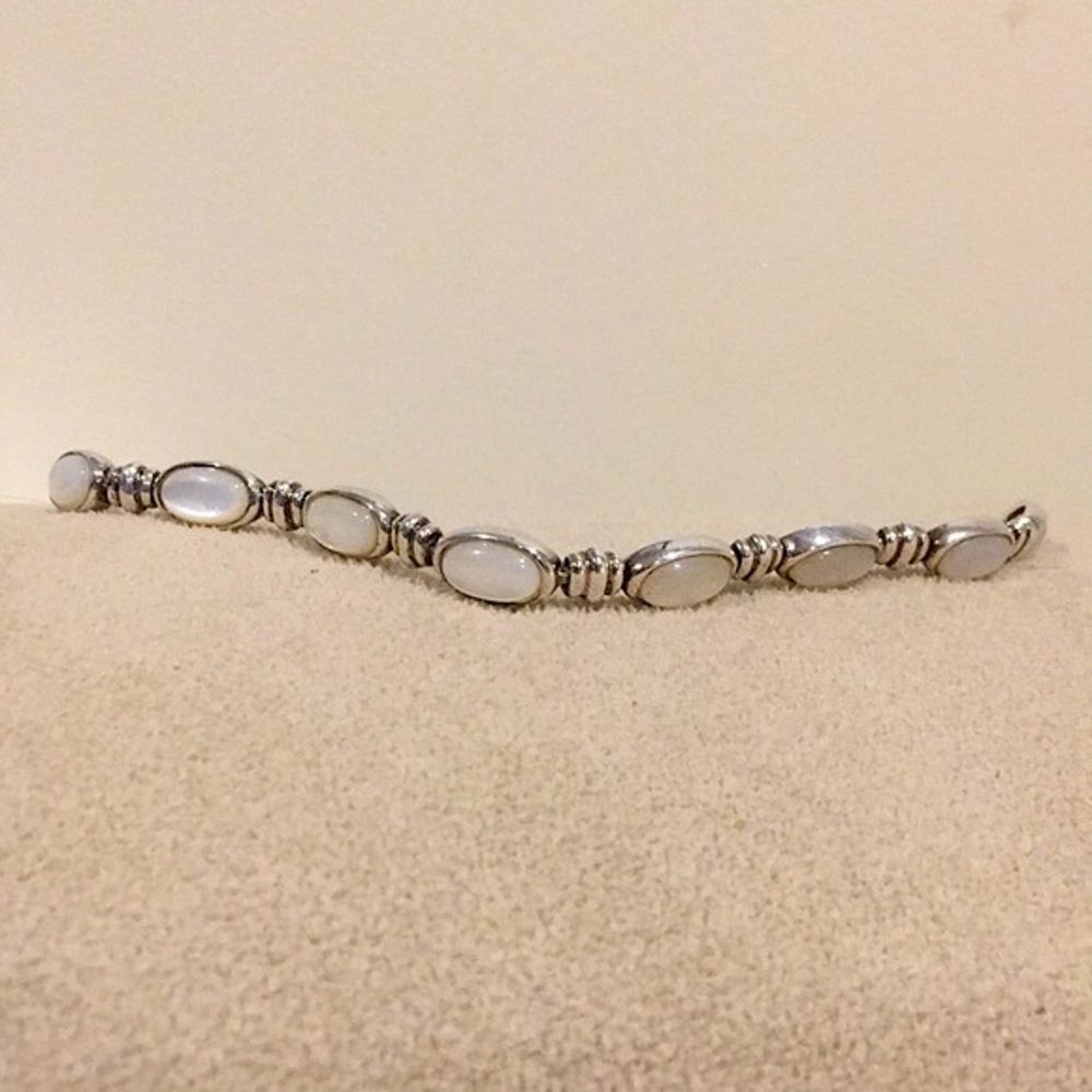 Vintage Mother of Pearl Cabochon Sterling Silver 925 Bracelet - Picture 5 of 12